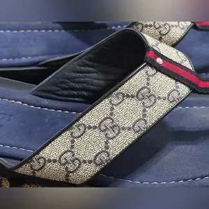 Gucci | Shoes | Gucci Gg Supreme Monogram Mens Thong Web  display picture 3